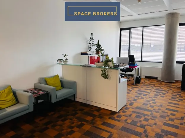 Pronájem kanceláře, Praha, Prosecká, 1154 m2