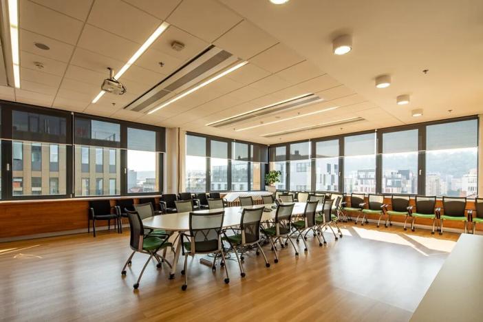 Pronájem kanceláře, Praha - Karlín, Rohanské nábřeží, 1104 m2