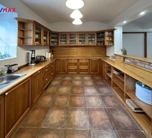 Prodej ubytování, Holetín, 800 m2