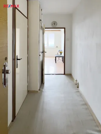 Prodej bytu 1+kk, Praha - Háje, Hlavatého, 27 m2