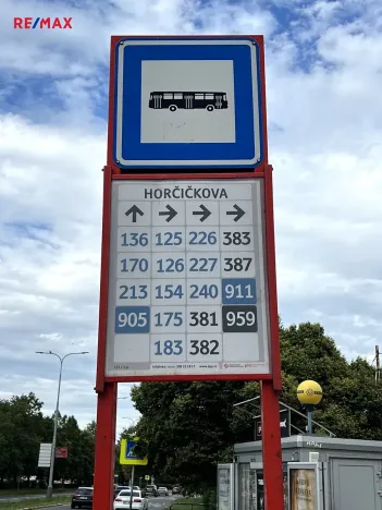 Prodej bytu 1+kk, Praha - Háje, Hlavatého, 27 m2