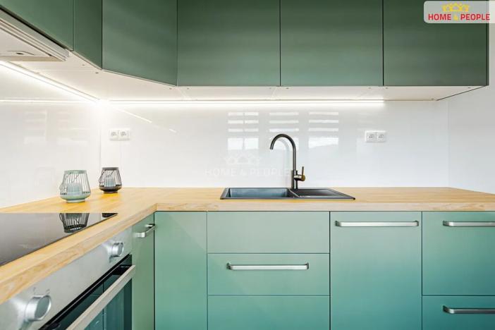 Prodej bytu 3+1, Karlovy Vary, Okružní, 65 m2