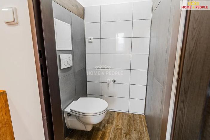 Prodej bytu 3+1, Karlovy Vary, Okružní, 65 m2