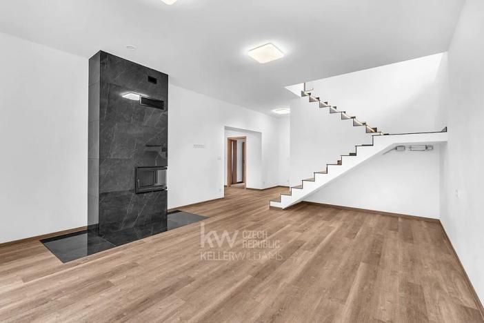 Prodej rodinného domu, Vykáň, 214 m2