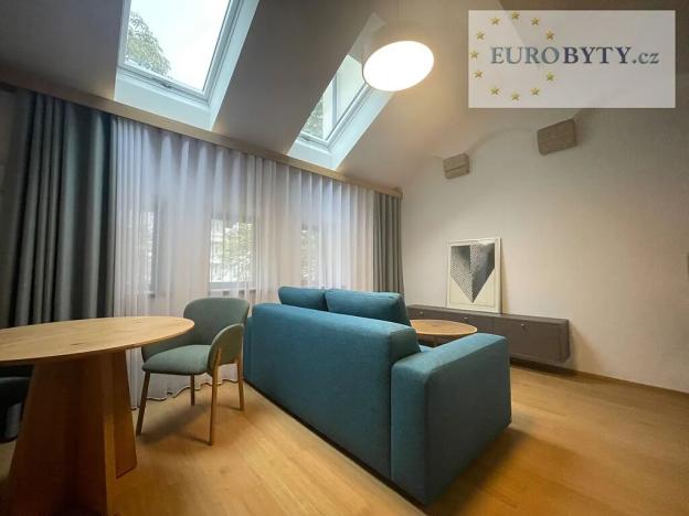 Pronájem bytu 1+kk, Praha - Vršovice, Bartoškova, 40 m2