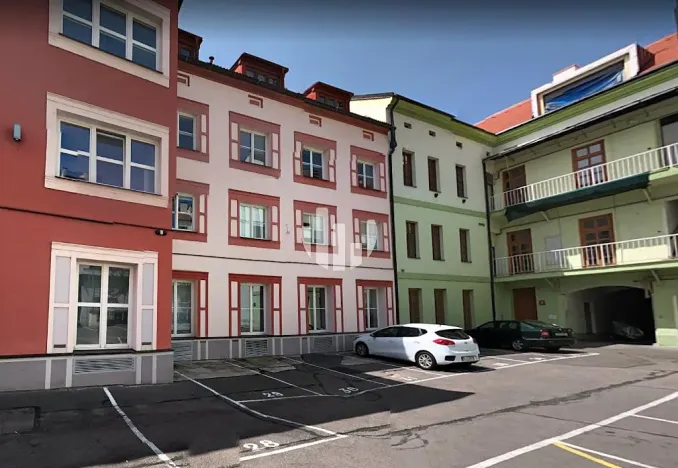 Pronájem kanceláře, Praha - Smíchov, Zubatého, 235 m2