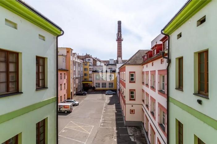 Pronájem kanceláře, Praha - Smíchov, Zubatého, 235 m2