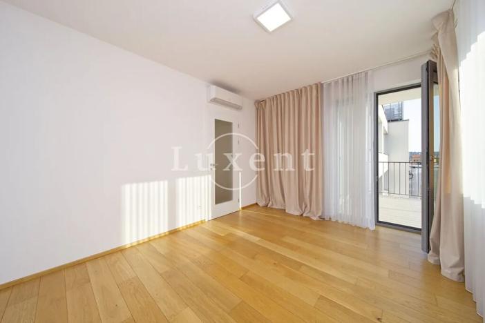 Pronájem bytu 4+kk, Plzeň, Šafaříkovy sady, 195 m2