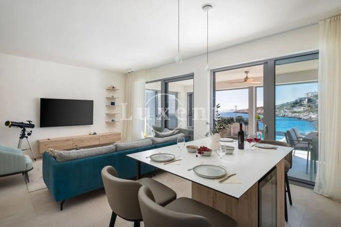 Prodej vily, Rogoznica, Chorvatsko, 675 m2