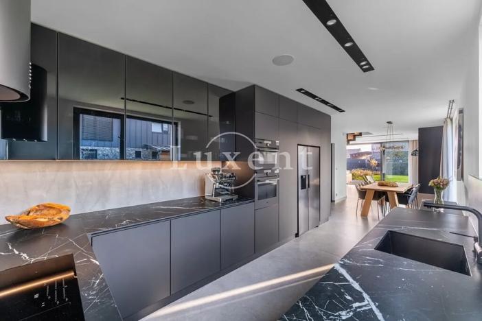 Prodej rodinného domu, Předboj, K Parku, 297 m2