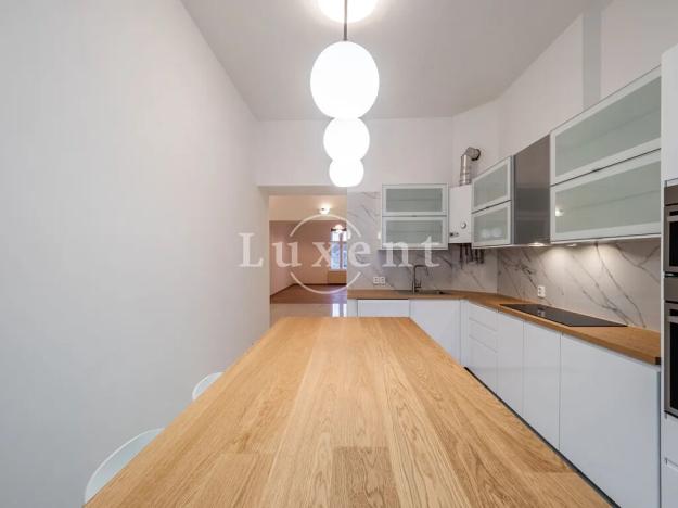 Pronájem bytu 6+kk a větší, Praha - Nové Město, Rašínovo nábřeží, 200 m2