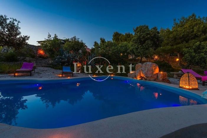 Prodej vily, Bol, Chorvatsko, 300 m2