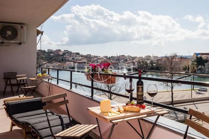 Prodej bytu 2+kk, Trogir, Chorvatsko, 63 m2