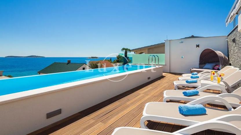 Prodej vily, Rogoznica, Chorvatsko, 400 m2