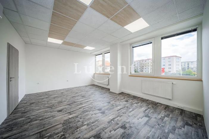 Pronájem kanceláře, Praha - Strašnice, Průběžná, 346 m2