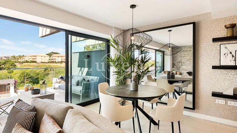 Prodej bytu 4+kk, Estepona, Španělsko, 108 m2