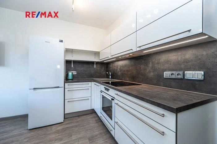 Prodej bytu 2+1, Praha - Černý Most, náměstí Plukovníka Vlčka, 67 m2