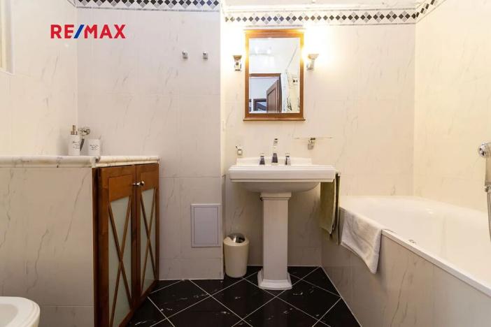 Pronájem bytu 2+kk, Praha - Nové Město, Masarykovo nábřeží, 60 m2