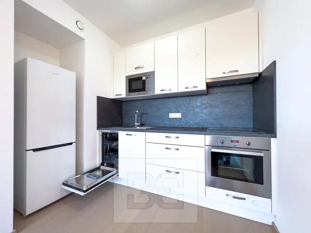 Pronájem bytu 2+kk, Praha - Strašnice, Michelangelova, 45 m2