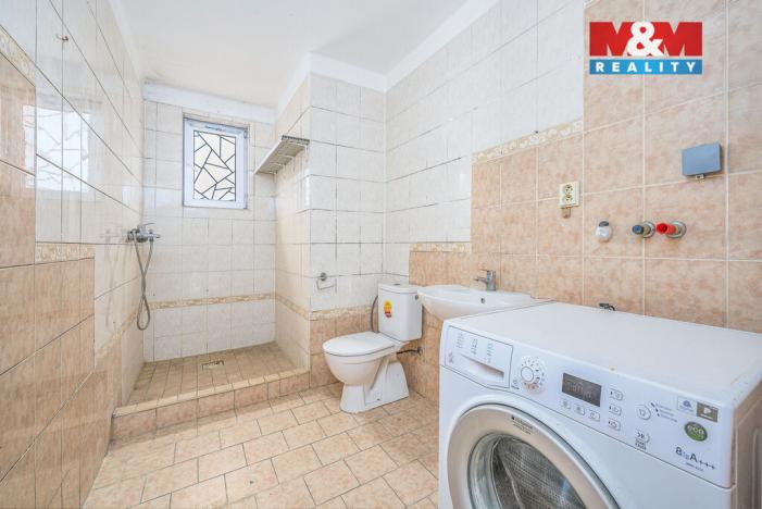 Prodej rodinného domu, Krakovany, 780 m2