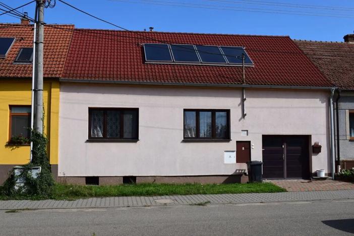 Prodej podílu vícegeneračního domu, Novosedly, 180 m2