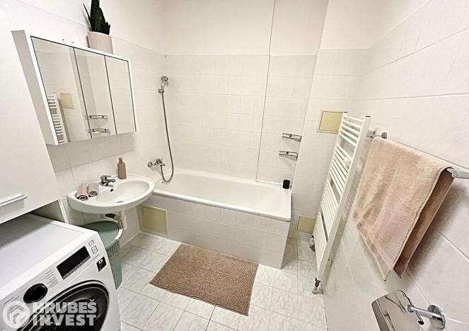 Prodej bytu 2+kk, Hradec Králové, Na Hrázce, 58 m2