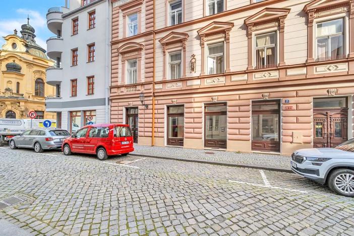 Pronájem obchodního prostoru, Hradec Králové, Tomkova, 133 m2