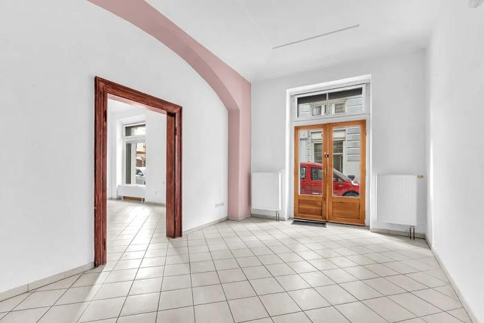 Pronájem obchodního prostoru, Hradec Králové, Tomkova, 133 m2