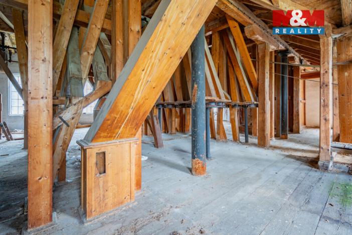 Prodej obchodního prostoru, Klatovy - Beňovy, 934 m2