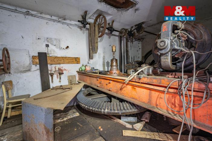 Prodej obchodního prostoru, Klatovy - Beňovy, 934 m2