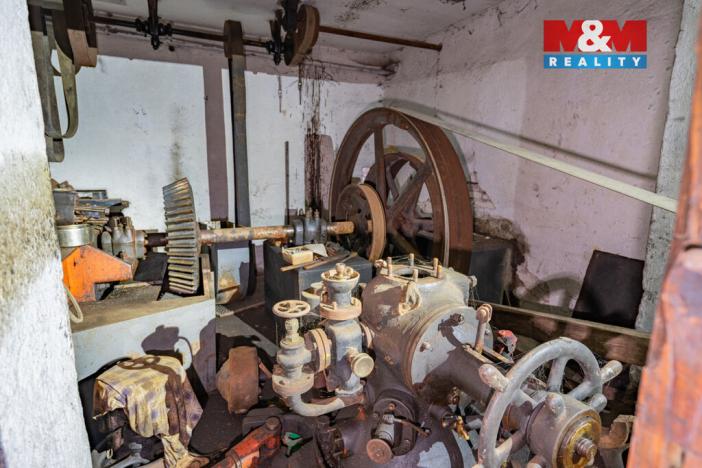 Prodej obchodního prostoru, Klatovy - Beňovy, 934 m2