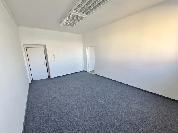 Pronájem kanceláře, Praha - Nusle, V Občanském domově, 38 m2