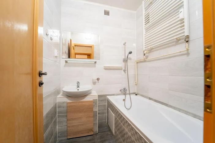 Pronájem bytu 3+1, Chvaletice, Obránců míru, 54 m2