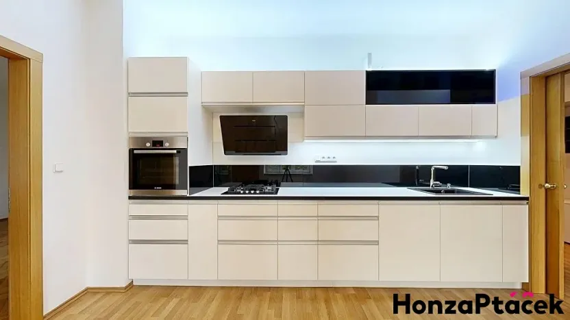 Pronájem bytu 1+1, Praha - Žižkov, Ambrožova, 67 m2
