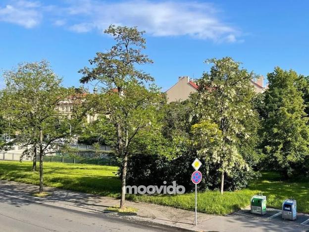 Prodej bytu 2+1, Praha - Libeň, náměstí Dr. Václava Holého, 80 m2