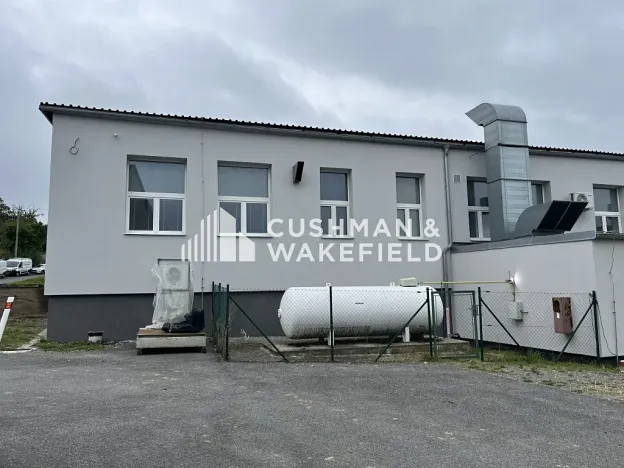 Prodej výrobních prostor, Ondřejov, Družstevní, 2800 m2