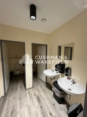 Prodej výrobních prostor, Ondřejov, Družstevní, 2800 m2