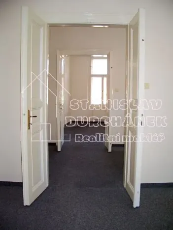 Pronájem kanceláře, Praha - Karlín, Prvního pluku, 103 m2