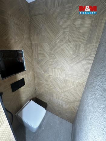 Prodej bytu 3+kk, Dvory, 95 m2