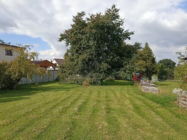 Prodej komerčního pozemku, Radějovice, 1016 m2