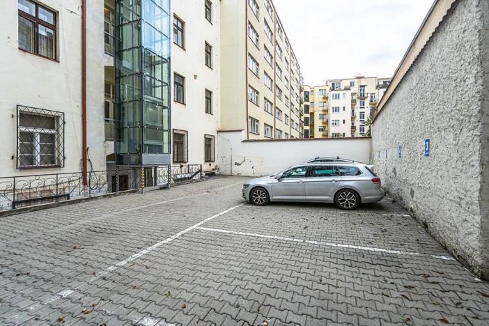 Prodej bytu 2+kk, Praha, Lucemburská, 51 m2
