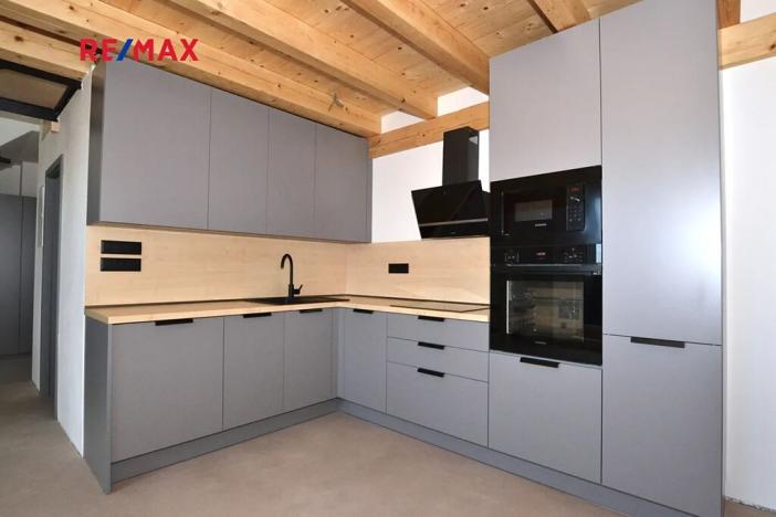 Pronájem atypického bytu, Plzeň, Slovanská, 73 m2