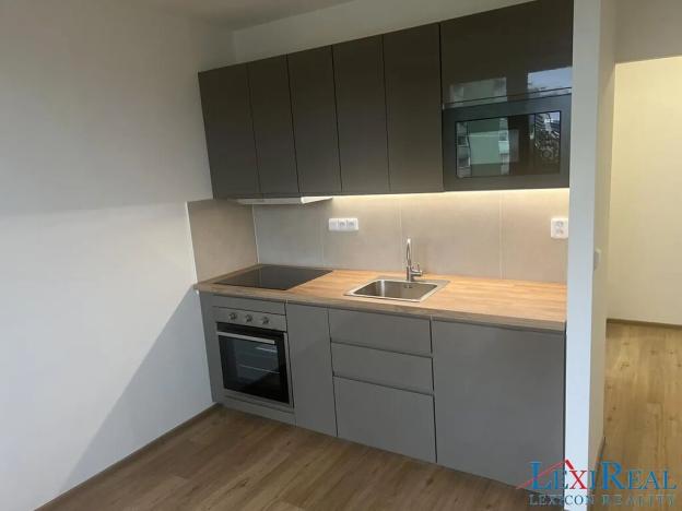 Pronájem bytu 2+kk, Praha - Motol, Hennerova, 32 m2