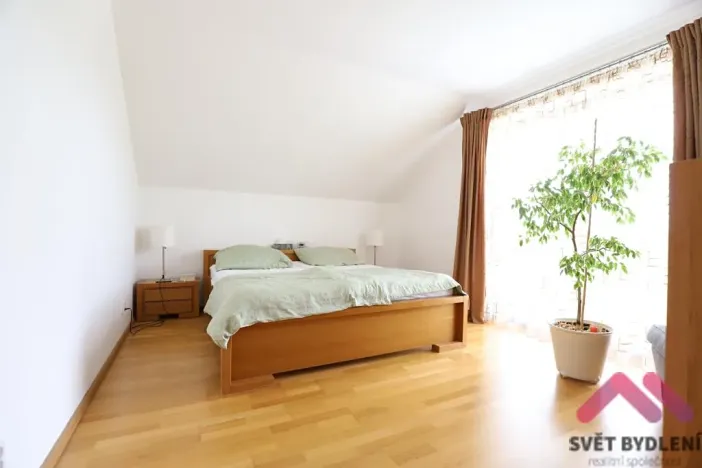 Pronájem rodinného domu, Praha - Dubeč, Kolocova, 221 m2