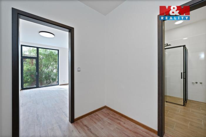 Pronájem bytu 1+kk, Děčín - Děčín I-Děčín, Masarykovo nám., 35 m2