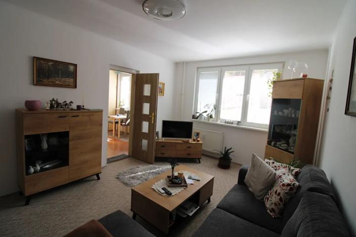 Prodej bytu 2+1, Karlovy Vary, Krymská, 54 m2