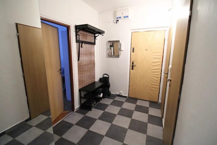 Prodej bytu 3+1, Karlovy Vary, Krymská, 68 m2