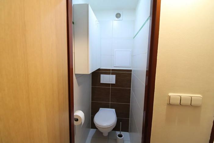 Prodej bytu 3+1, Karlovy Vary, Krymská, 68 m2