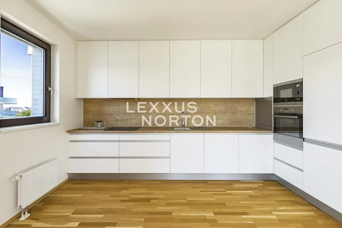 Pronájem bytu 2+kk, Praha - Karlín, Nekvasilova, 60 m2