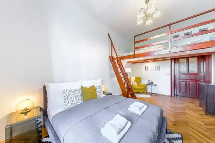 Pronájem bytu 2+1, Praha, Janáčkovo nábřeží, 72 m2